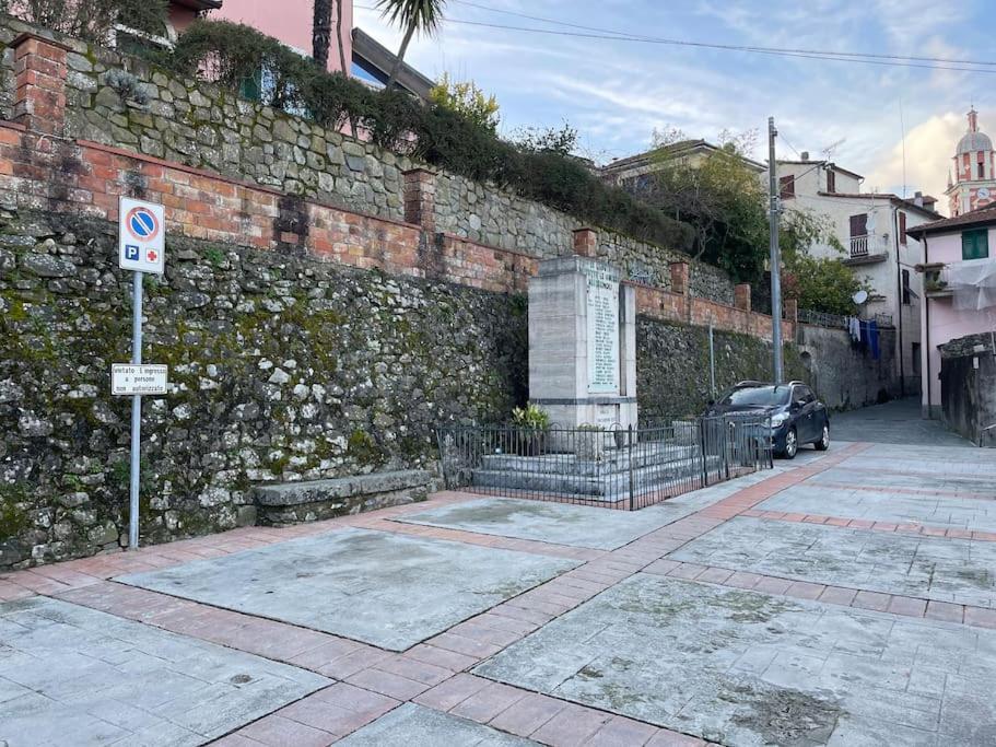 Tra Alpi Apuane E Cinque Terre.. Casetta Renata! Βίλα Valeriano Lunense Εξωτερικό φωτογραφία